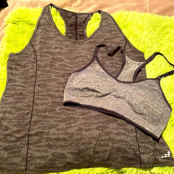 Sportsbra and Tank Bundle - Picture 1 of 5
